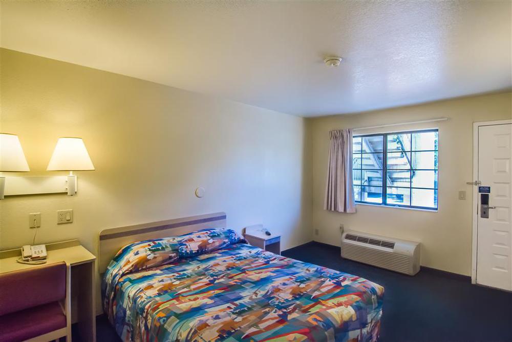 Motel 6-Redding, Ca - South Ruang foto