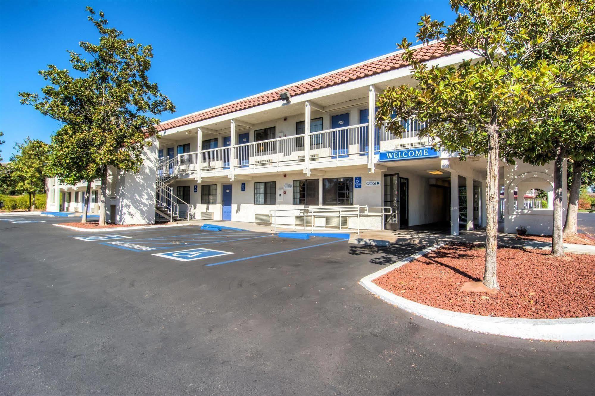 Motel 6-Redding, Ca - South Bagian luar foto