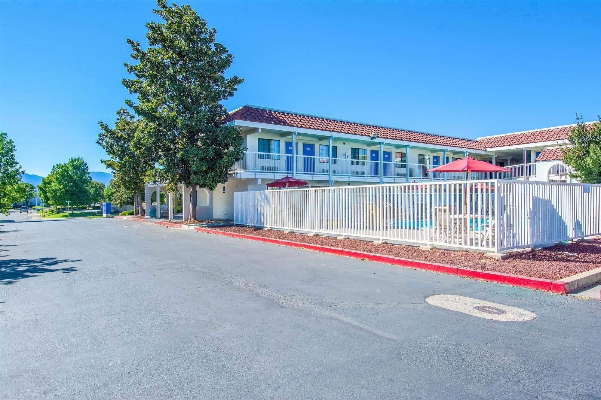 Motel 6-Redding, Ca - South Bagian luar foto