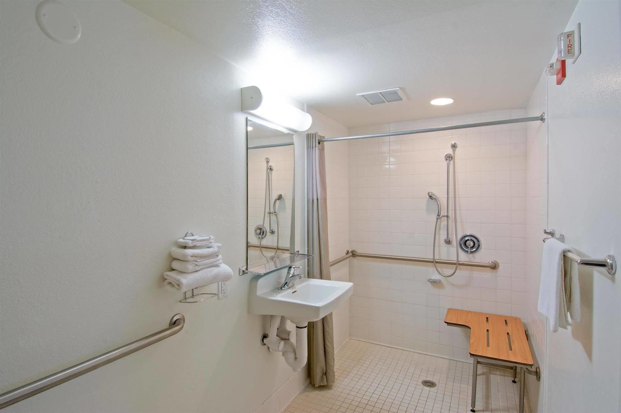 Motel 6-Redding, Ca - South Bagian luar foto