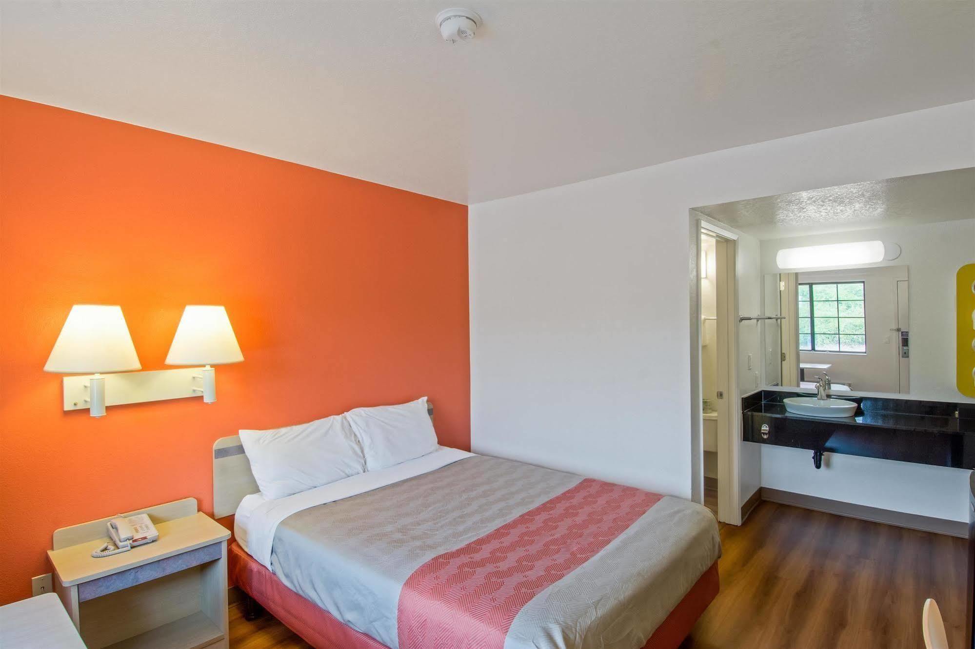 Motel 6-Redding, Ca - South Bagian luar foto
