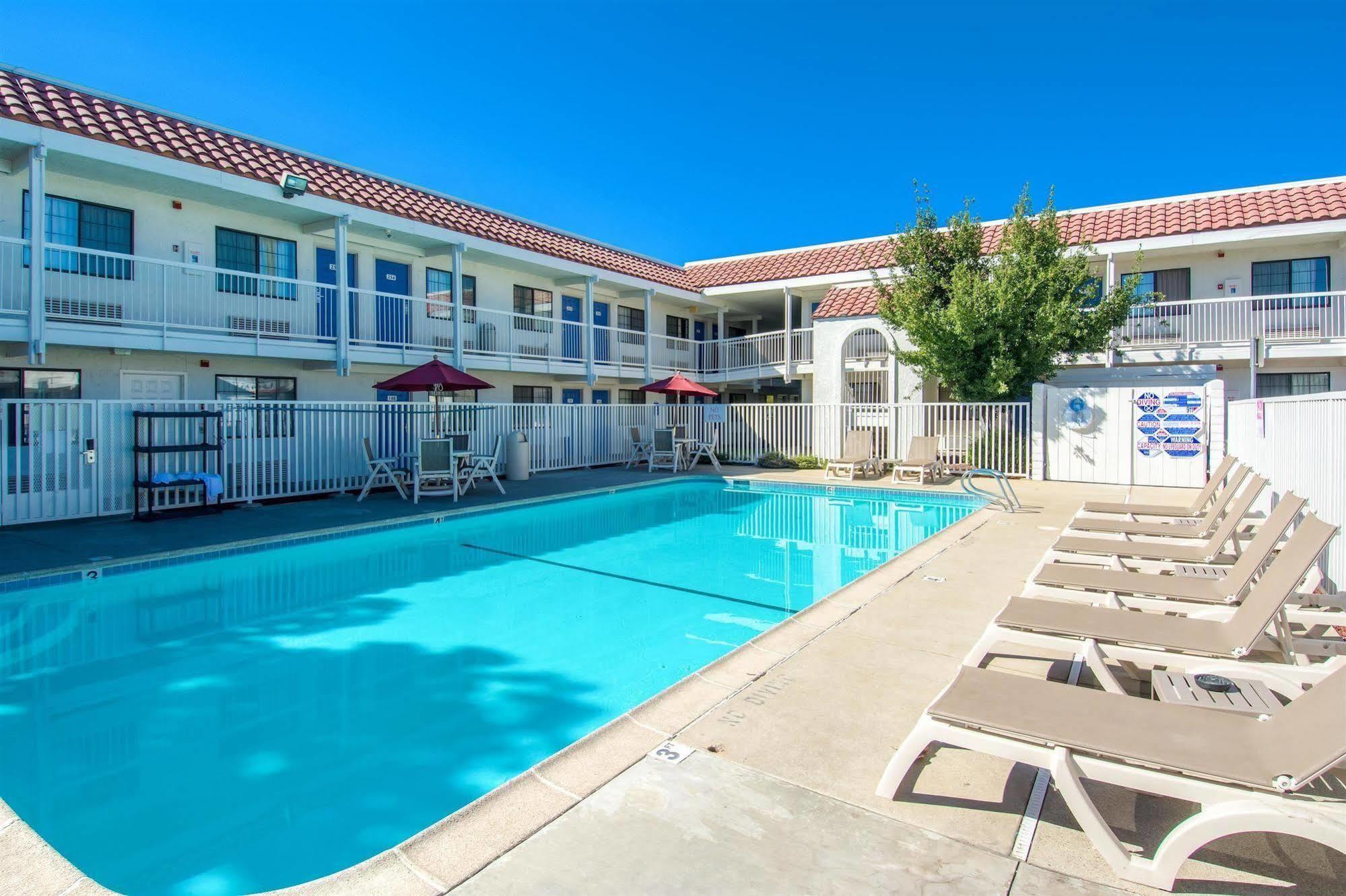 Motel 6-Redding, Ca - South Bagian luar foto