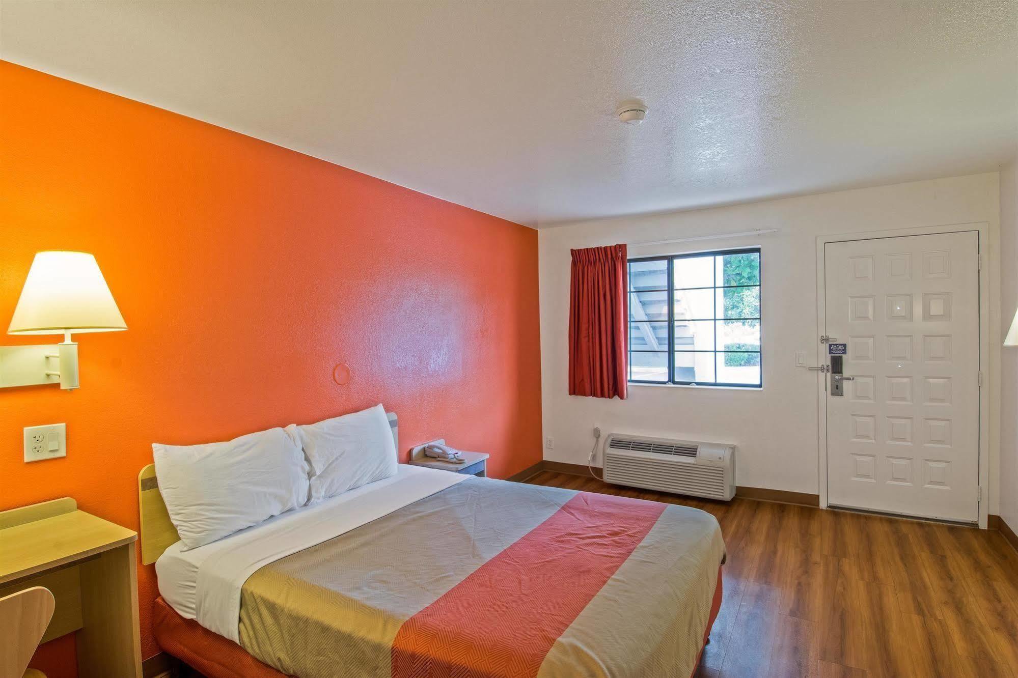Motel 6-Redding, Ca - South Bagian luar foto