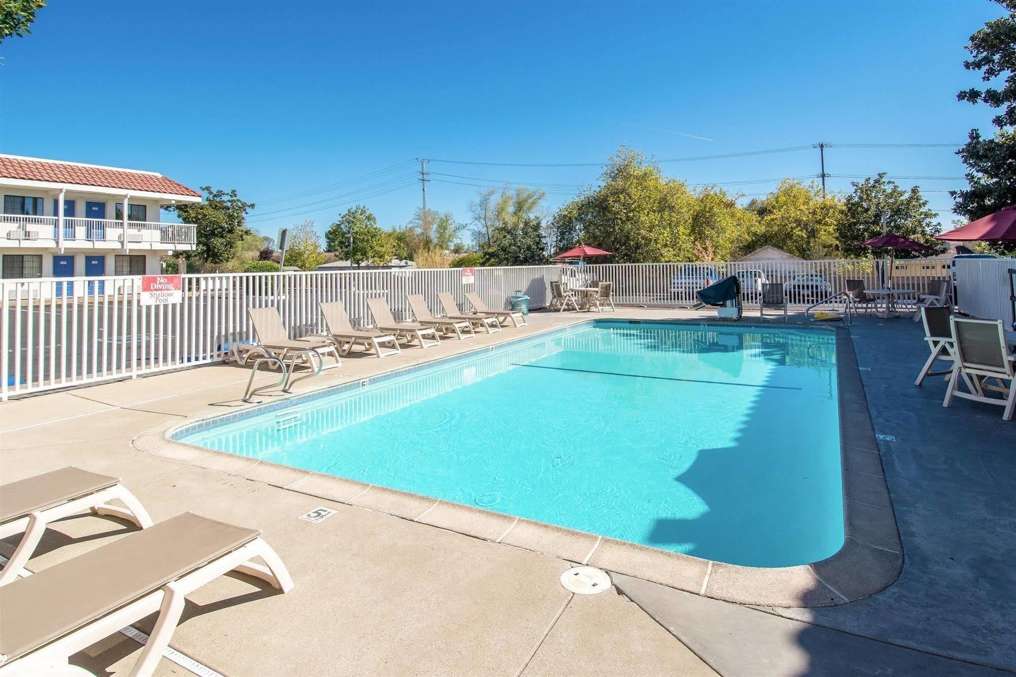 Motel 6-Redding, Ca - South Bagian luar foto