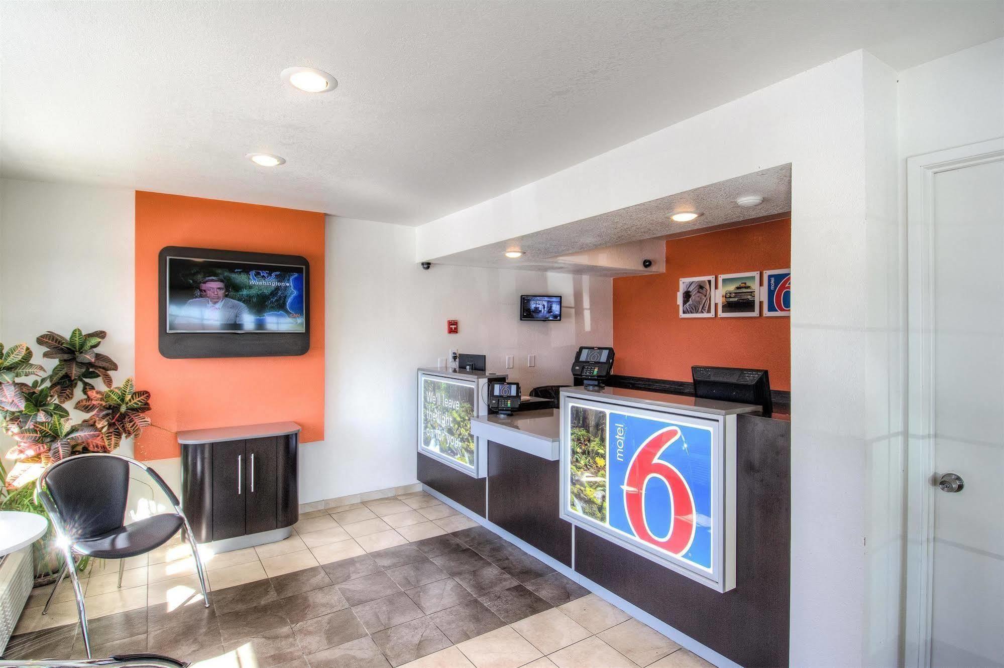 Motel 6-Redding, Ca - South Bagian luar foto