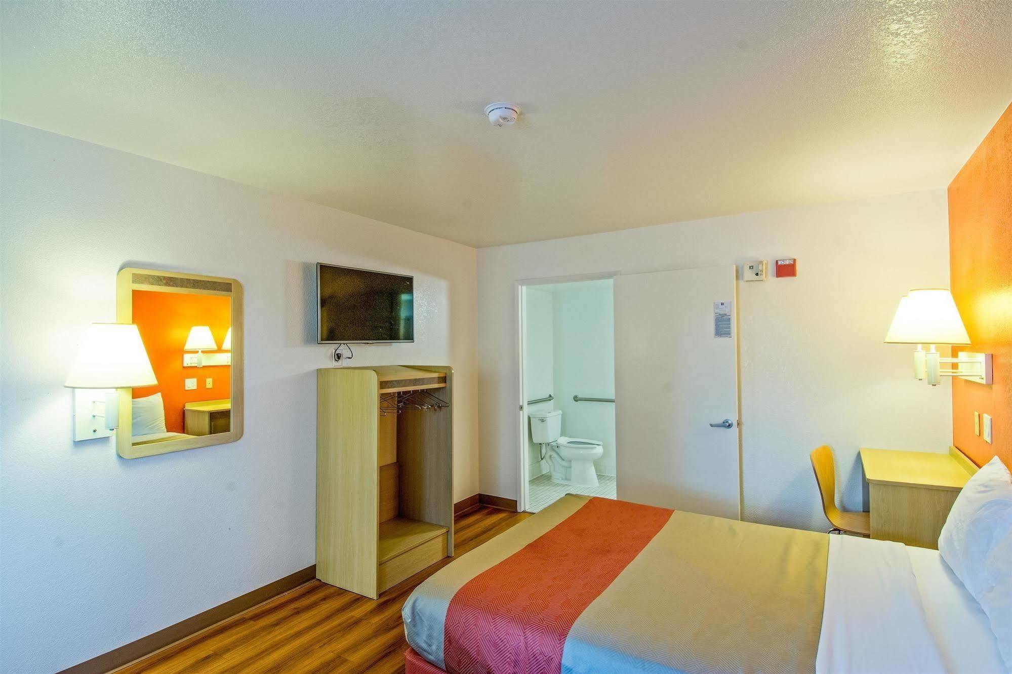 Motel 6-Redding, Ca - South Bagian luar foto