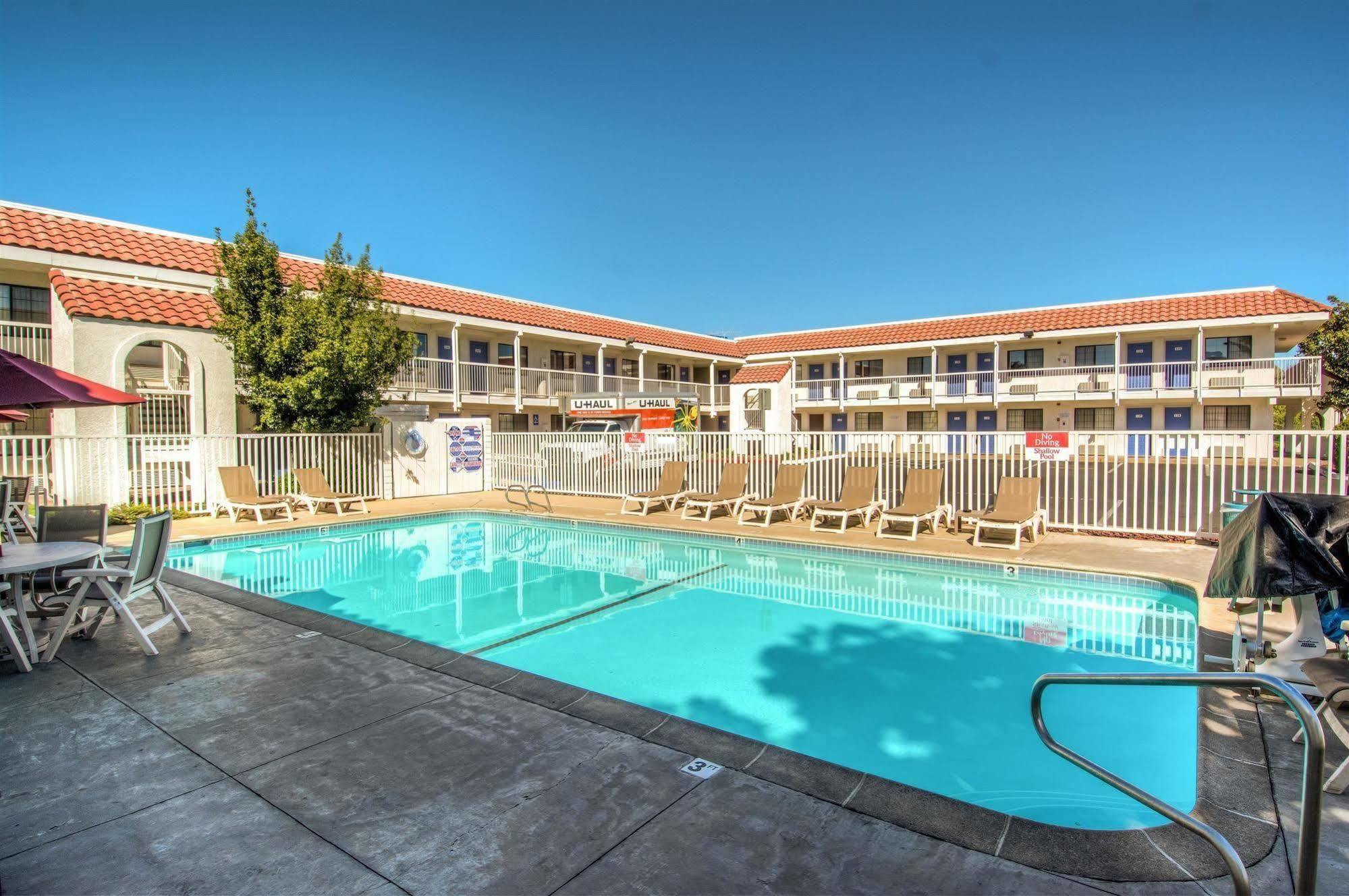 Motel 6-Redding, Ca - South Bagian luar foto